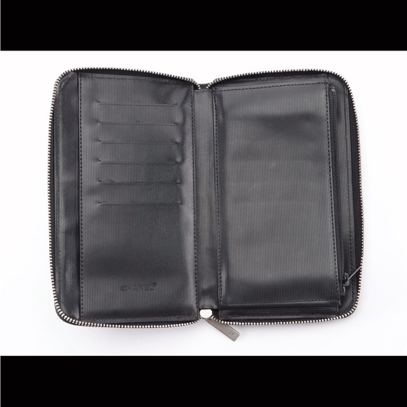 Chanel travel zip around wallet in printed nylon. - Picture 5 of 6